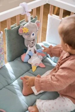 Jouet D'éveil Avec Pince KOALA Rose - Koala - Vertbaudet 10 Jouet D'éveil Avec Pince KOALA Rose - Koala - Vertbaudet -Jouets et Rêves Soldes 2025 jouet deveil avec pince koala 2