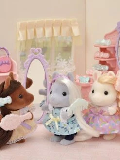 Les Amies Poney Et Leur Kit De Coiffure - SYLVANIAN FAMILIES Blanc - Sylvanian 12 Les Amies Poney Et Leur Kit De Coiffure - SYLVANIAN FAMILIES Blanc - Sylvanian -Jouets et Rêves Soldes 2025 les amies poney et leur kit de coiffure sylvanian families 4